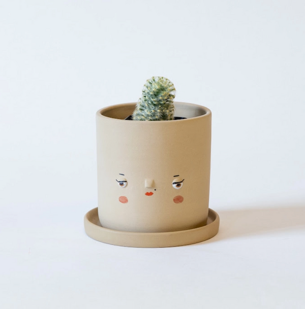 Lucy Faceplanter, Sand- Medium